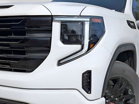 Used 2025 GMC Sierra 1500 Elevation RWD image 2