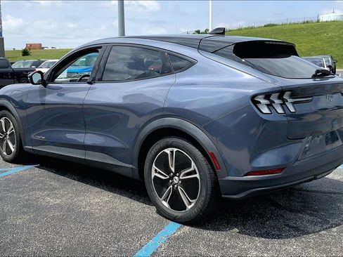 Used 2021 Ford Mustang Mach-E Select w/ Comfort/Appearance Package AWD/4WD image 2