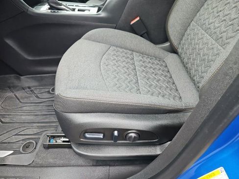 Used 2024 Chevrolet Equinox LT FWD image 24