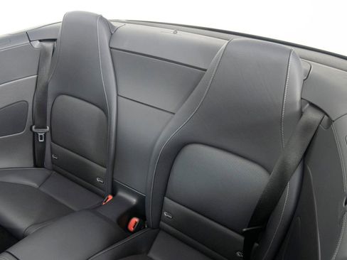 Used 2022 Mercedes-Benz SL 63 AMG 4MATIC image 35