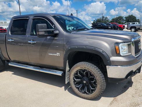 Used 2013 GMC Sierra 1500 SLT w/ Chrome Essentials Package AWD/4WD image 3