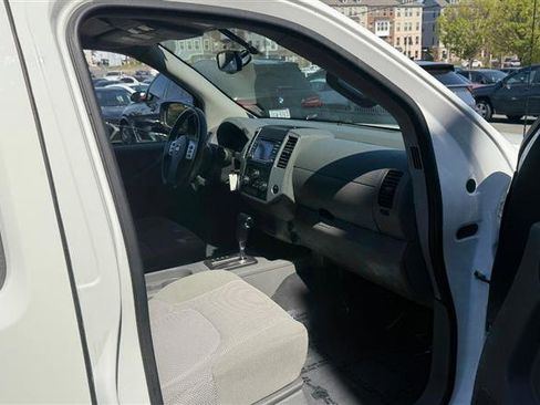 Used 2018 Nissan Frontier SV w/ Value Truck Package image 9