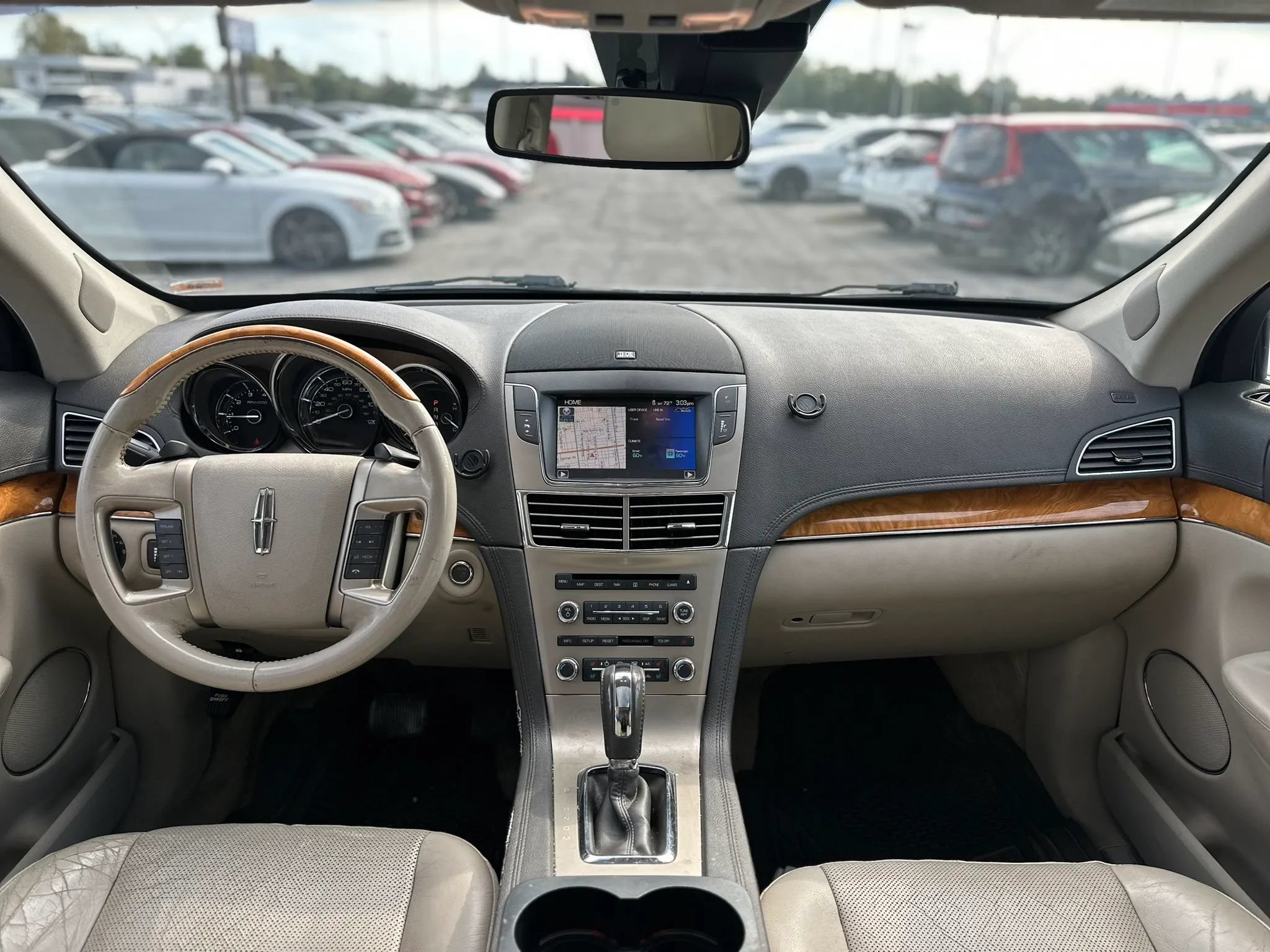Used 2012 Lincoln MKT AWD image 12