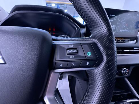 Used 2025 Mitsubishi Outlander SE FWD image 21