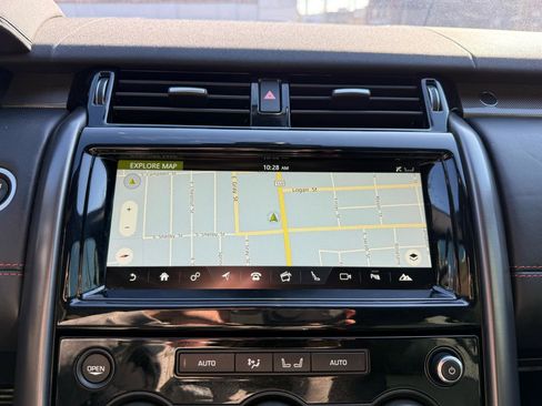 Used 2018 Land Rover Discovery HSE Luxury image 12