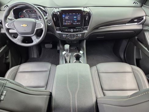 Used 2023 Chevrolet Traverse LT FWD image 14