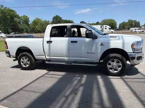 Used 2024 RAM 2500 Big Horn w/ Off Road Package AWD/4WD image 5