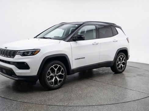 Used 2025 Jeep Compass Limited AWD/4WD image 3