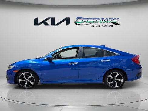 Used 2017 Honda Civic Touring image 4