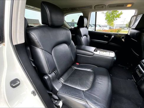 Certified 2016 INFINITI QX80 4WD w/ Driver's Assistance Package image 30