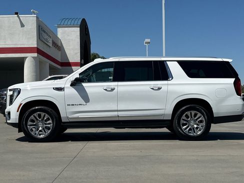 New 2026 GMC Yukon XL Denali AWD/4WD image 3