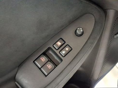 Used 2020 Nissan 370Z Coupe RWD image 19