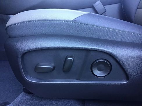 New 2026 Chevrolet Equinox LT w/ Convenience Package II image 8