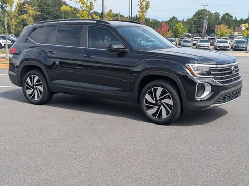 Used 2026 Volkswagen Atlas SE FWD image 2