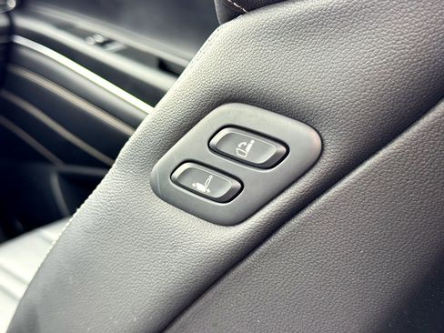 Used 2024 Genesis GV80 2.5T image 20