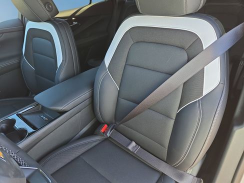 New 2025 Chevrolet Blazer EV LT image 16