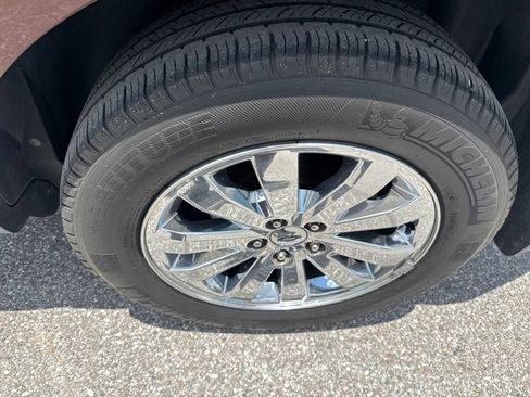 Used 2010 Ford Edge SEL FWD image 10