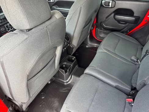 Used 2025 Jeep Wrangler Unlimited Sport AWD/4WD image 4