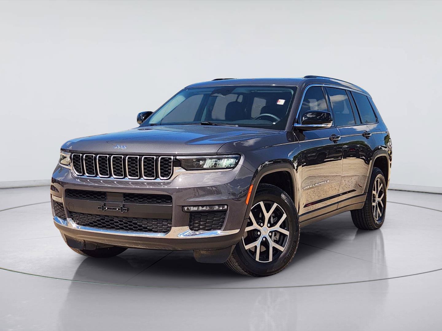 Used 2023 Jeep Grand Cherokee L Limited RWD image 1