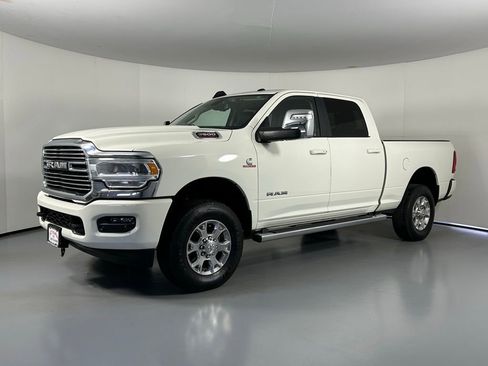 Used 2023 RAM 3500 Laramie AWD/4WD image 3