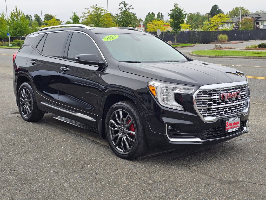 Used 2024 GMC Terrain Denali w/ Black Diamond Edition AWD/4WD image 3