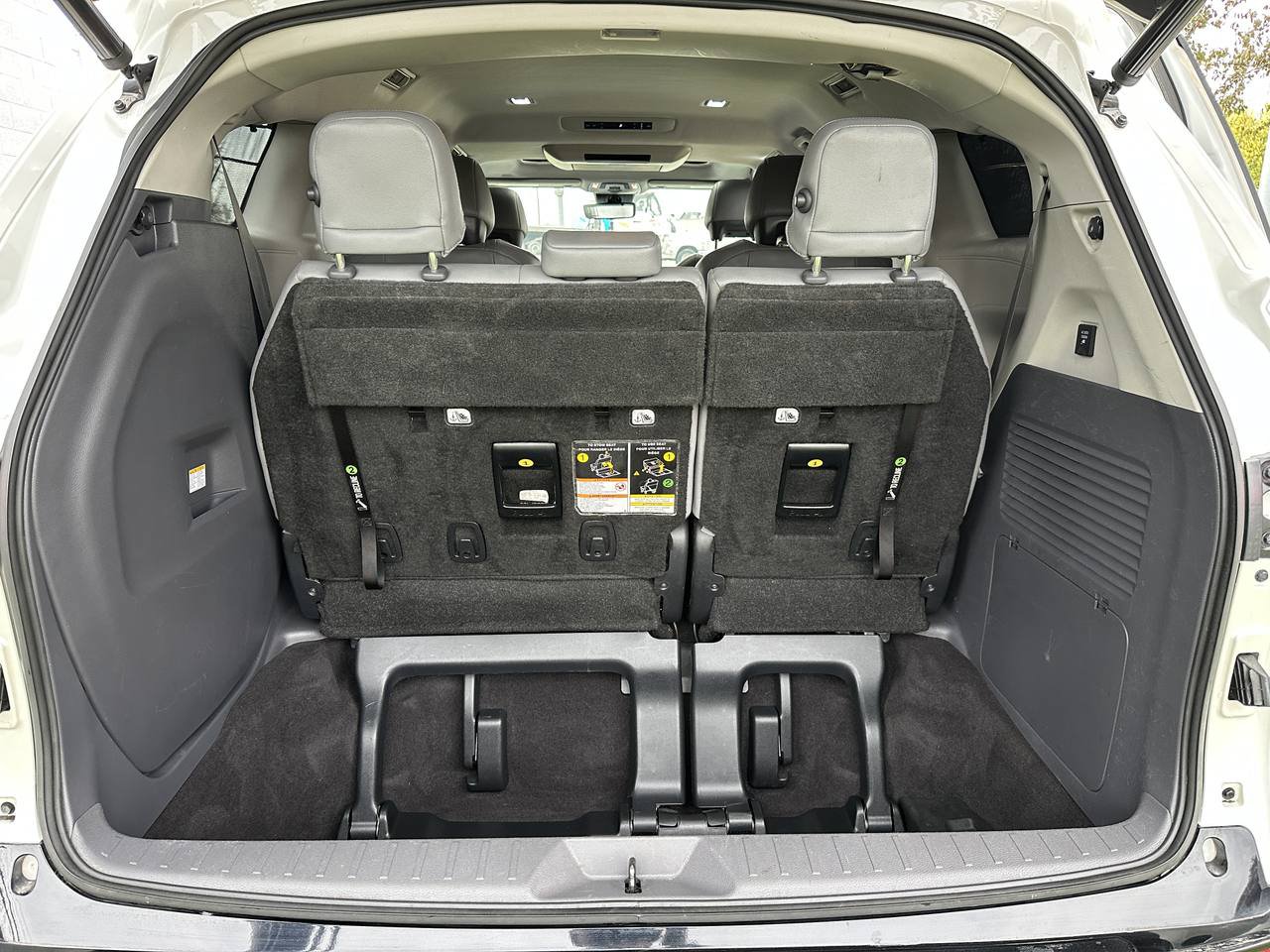 Used 2021 Toyota Sienna Limited AWD/4WD image 30