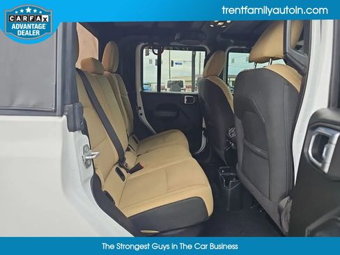 Used 2022 Jeep Gladiator Sport image 32