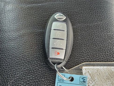 Used 2018 Nissan Titan PRO-4X w/ Pro-4x Convenience Package image 20