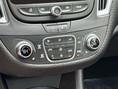 Used 2020 Chevrolet Malibu LT image 34