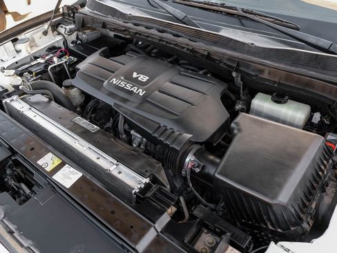 Used 2017 Nissan Titan SV image 43