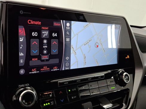 Used 2022 Toyota Highlander Platinum AWD/4WD image 6