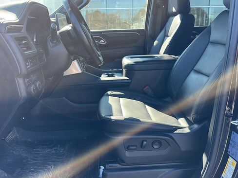 Used 2024 Chevrolet Suburban LT image 10