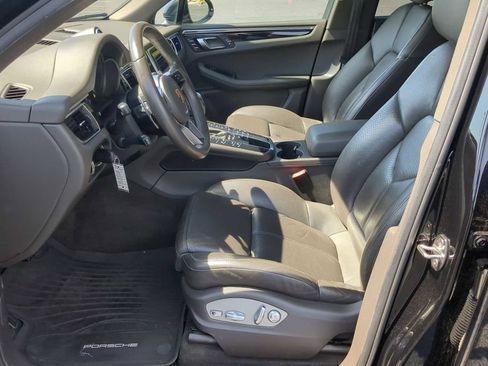 Used 2017 Porsche Macan image 14