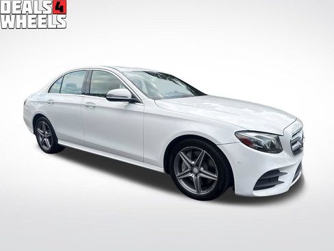 Used 2017 Mercedes-Benz E 300 4MATIC image 7