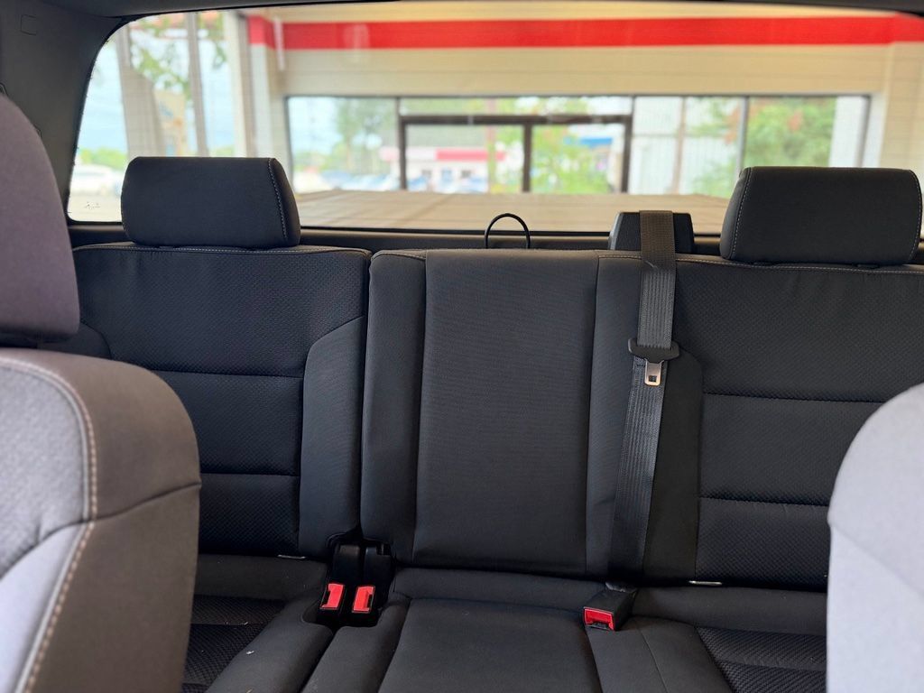 Used 2019 Chevrolet Silverado 1500 LT w/ All Star Edition AWD/4WD image 10