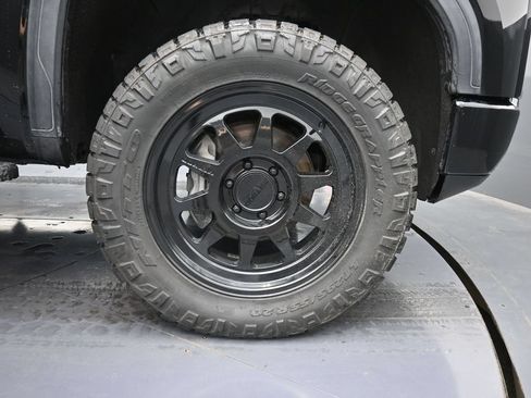 Used 2021 GMC Sierra 1500 AT4 w/ AT4 Premium Package AWD/4WD image 16