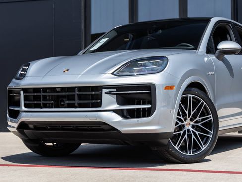 Certified 2026 Porsche Cayenne E-Hybrid Coupe AWD/4WD image 7