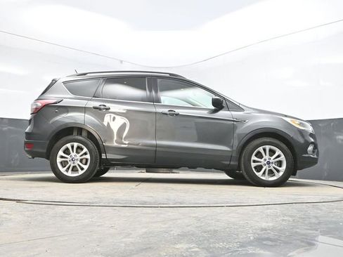 Used 2018 Ford Escape SEL image 39