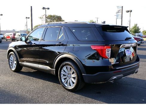 Used 2022 Ford Explorer Limited w/ Equipment Group 301A RWD image 16