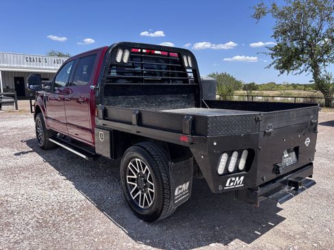 Used 2017 Ford F250 Lariat w/ Lariat Value Package AWD/4WD image 3