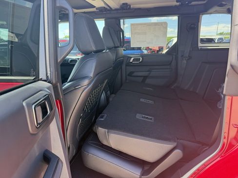 New 2025 Ford Bronco Badlands image 55