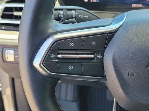 Certified 2025 Chevrolet Traverse LT FWD image 28