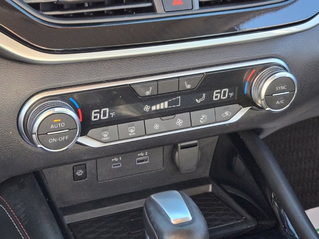 Used 2025 Nissan Altima 2.5 SR w/ SR Premium Package FWD image 28