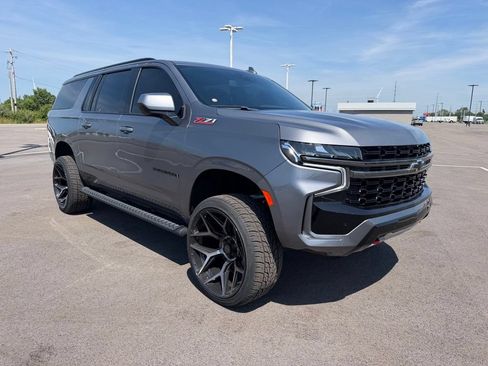 Used 2022 Chevrolet Suburban Z71 AWD/4WD image 3