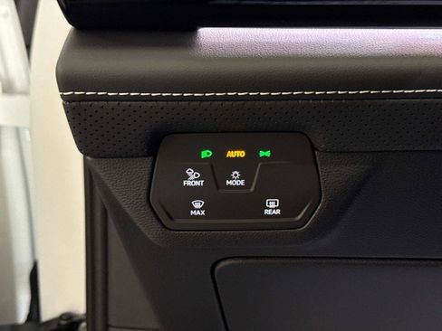 New 2026 Volkswagen Atlas Cross Sport SEL R-Line image 29