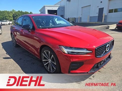 Used 2022 Volvo S60 B5 Momentum w/ Climate Package AWD/4WD image 1
