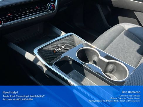 Used 2025 Chevrolet Equinox LT w/ Convenience Package II FWD image 44