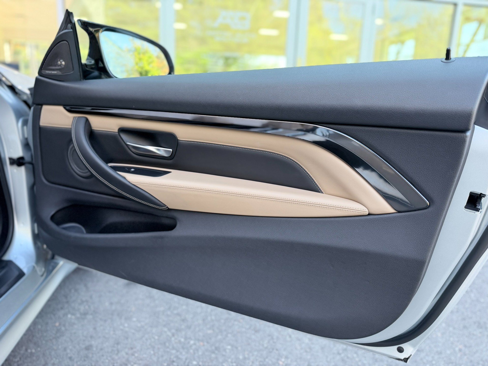 Used 2015 BMW M4 Convertible RWD image 39