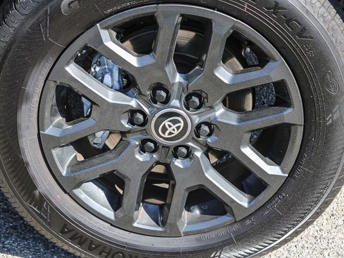 Used 2025 Toyota Tundra Platinum image 11