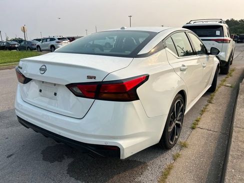 Used 2024 Nissan Altima 2.5 SR FWD image 3
